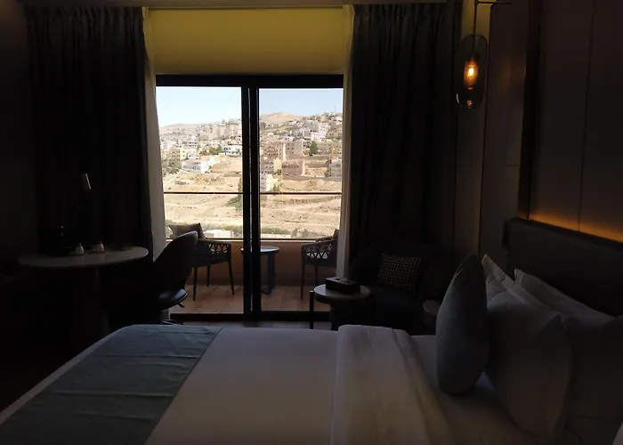 H Luxury Hotel